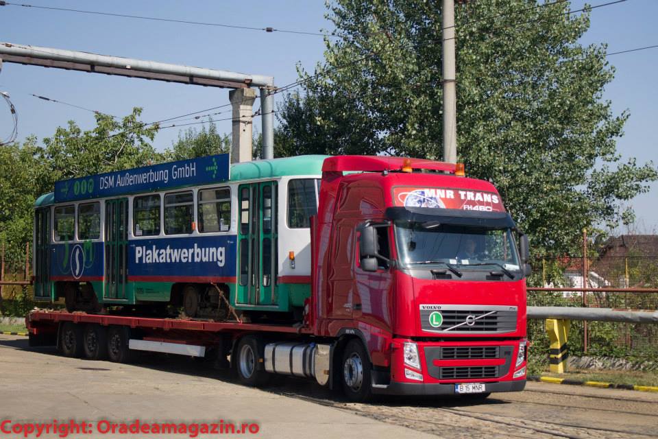 Oradea strassenbahn ex-Magdeburg 7.jpg