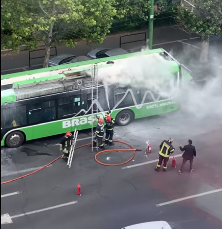 incendiu-autobuz-electric-brasov.png
