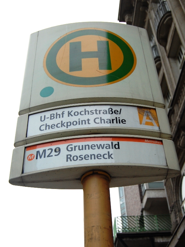 statie_Checkpoint Charlie_M29.JPG