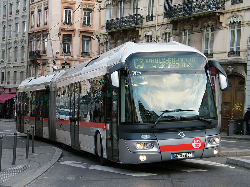 Irisbus_Cristalis_ETB18_C3_Lyon_TCL.jpg