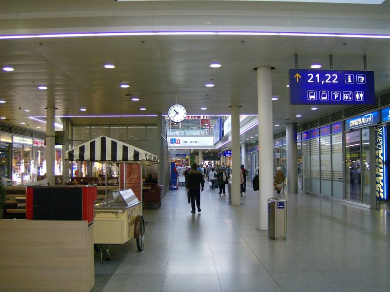 Hauptbahnhof Linz 8.JPG