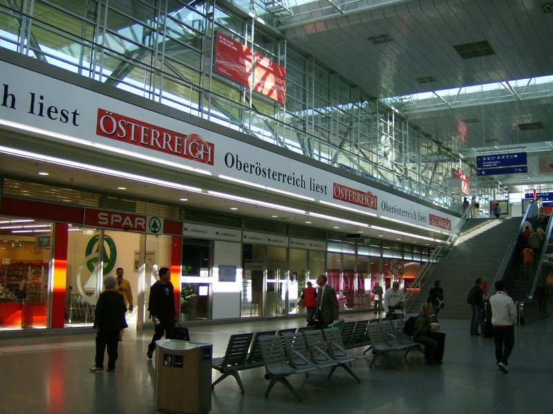 Hauptbahnhof Linz 7.JPG