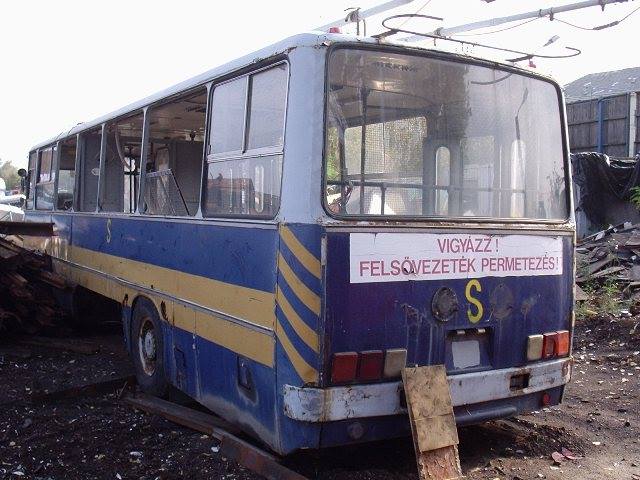 trolleybus Ikarus 260.jpg