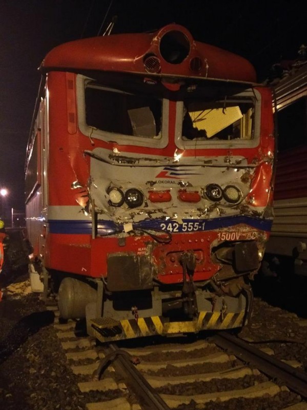 nehoda-zrazka-vlakov-Pezinok 2.jpg